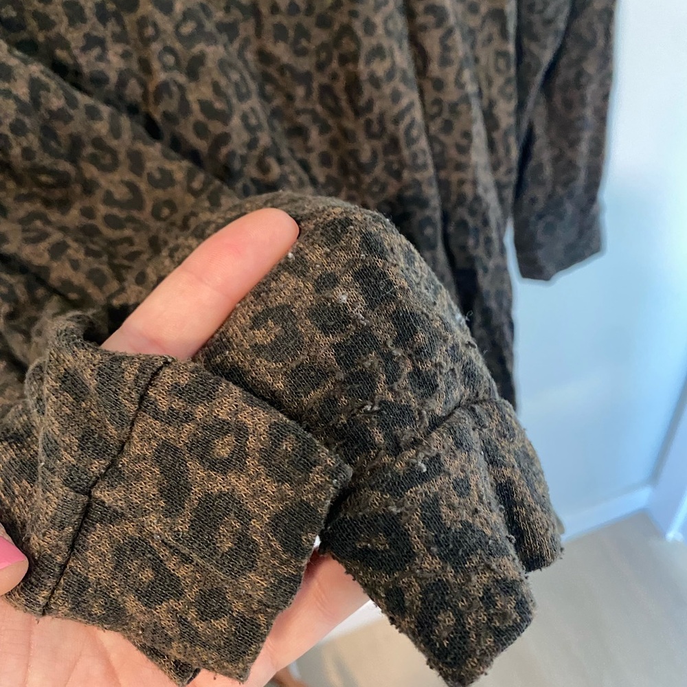 OBEY Leopard Top - Picture 4 of 7